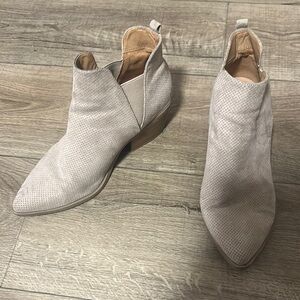 Women's Cream Ankle Boots